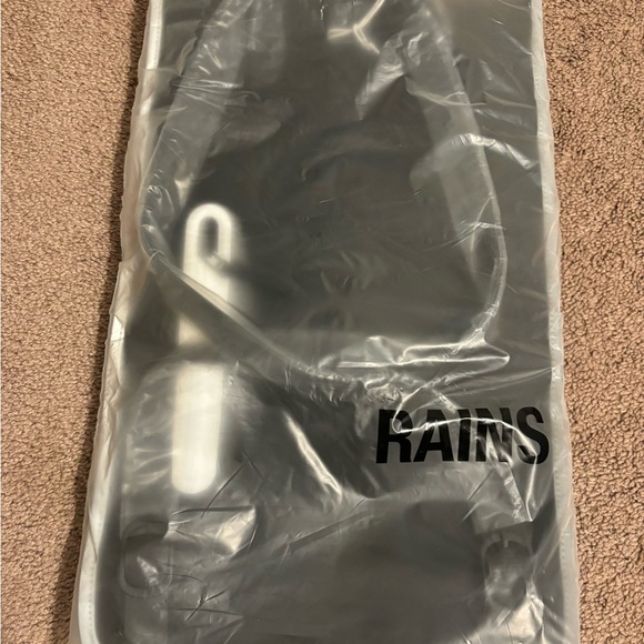 Rains Reflective Backpack Black Waterproof NWT Unisex - Picture 4 of 7